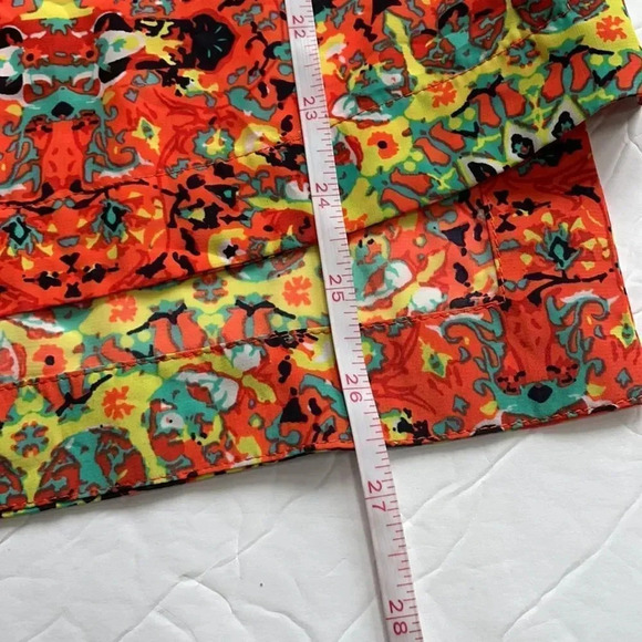 Kut from the Kloth blouse, Short sleeved,  multicolor, back zipper, size L - Picture 8 of 12